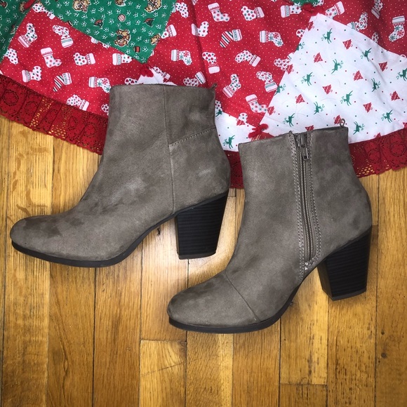 Old Navy Shoes - Old Navy Bootie Size 9